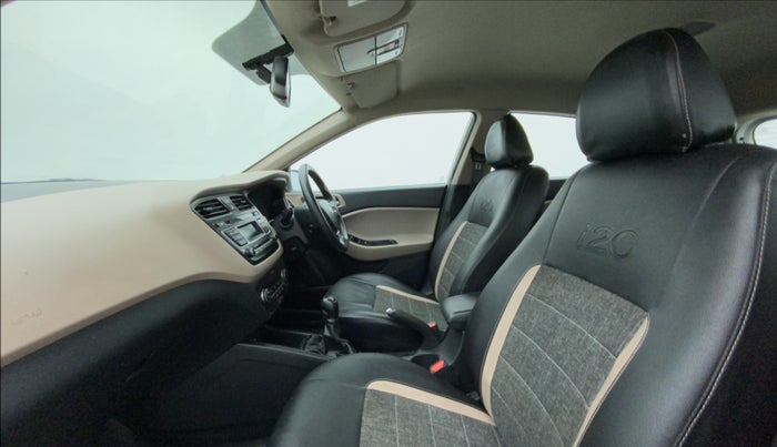 2016 Hyundai Elite i20 SPORTZ 1.2, Petrol, Manual, 95,945 km, Right Side Front Door Cabin