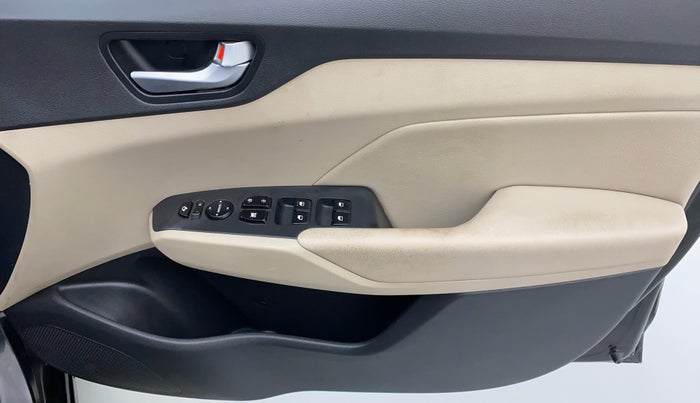 2018 Hyundai Verna 1.6 SX (O) CRDI MT, Diesel, Manual, 65,279 km, Driver Side Door Panels Control