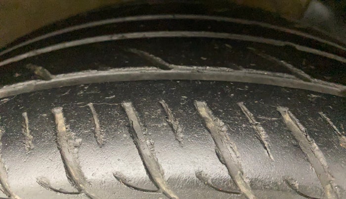 2018 Hyundai Verna 1.6 SX (O) CRDI MT, Diesel, Manual, 65,279 km, Right Front Tyre Tread