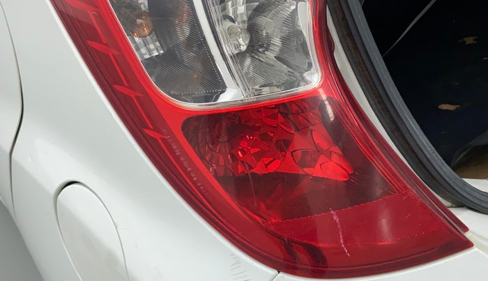 2017 Hyundai Eon ERA +, Petrol, Manual, 25,827 km, Left tail light - Minor scratches