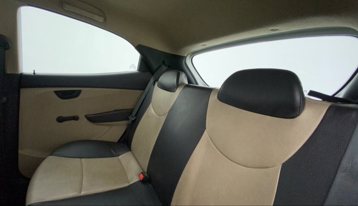 2017 Hyundai Eon ERA +, Petrol, Manual, 25,827 km, Right Side Rear Door Cabin