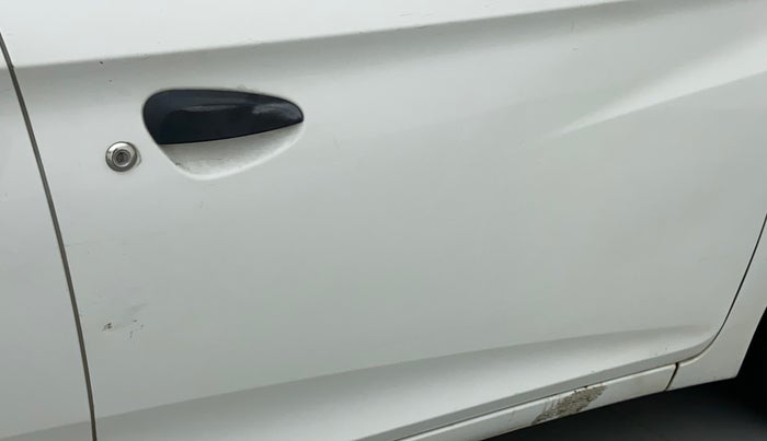 2017 Hyundai Eon ERA +, Petrol, Manual, 25,827 km, Driver-side door - Slightly dented