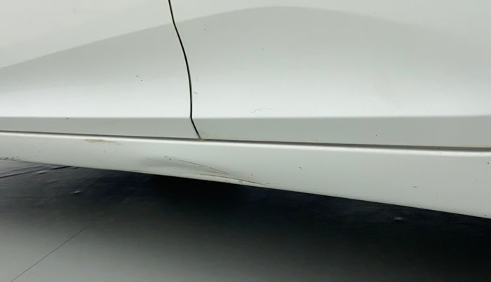 2017 Hyundai Eon ERA +, Petrol, Manual, 25,827 km, Left running board - Slightly dented