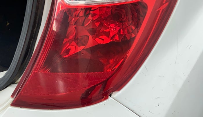 2017 Hyundai Eon ERA +, Petrol, Manual, 25,827 km, Right tail light - Minor damage