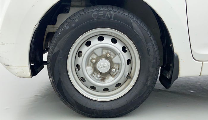 2017 Hyundai Eon ERA +, Petrol, Manual, 25,827 km, Left Front Wheel