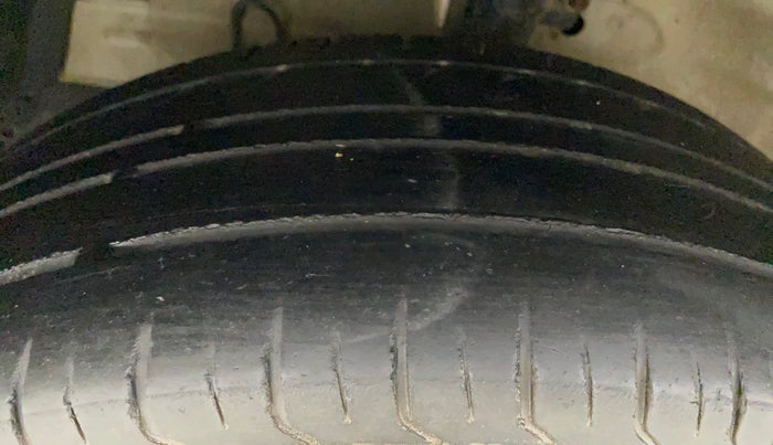 2014 Maruti Swift Dzire VXI, Petrol, Manual, 1,00,878 km, Left Front Tyre Tread