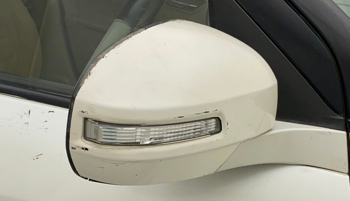 2014 Maruti Swift Dzire VXI, Petrol, Manual, 1,00,878 km, Right rear-view mirror - Minor scratches