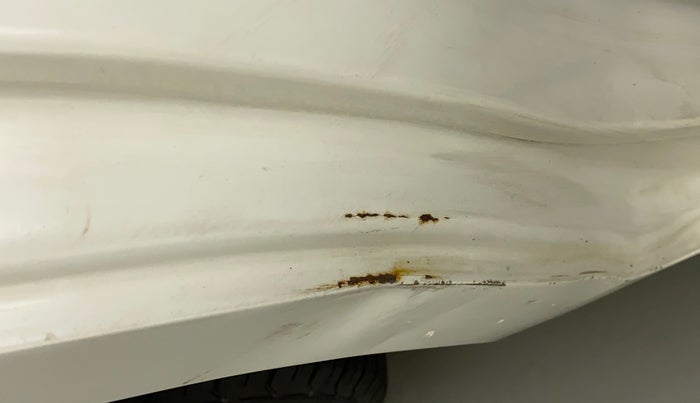 2014 Maruti Swift Dzire VXI, Petrol, Manual, 1,00,878 km, Right C pillar - Slightly rusted