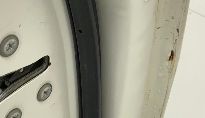 2014 Maruti Swift Dzire VXI, Petrol, Manual, 1,00,878 km, Right rear door - Slightly rusted