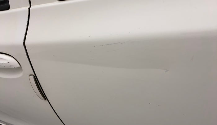 2015 Toyota Etios Liva GD, Diesel, Manual, 99,225 km, Rear left door - Minor scratches