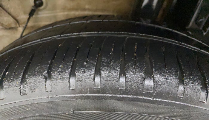 2015 Toyota Etios Liva GD, Diesel, Manual, 99,225 km, Left Rear Tyre Tread