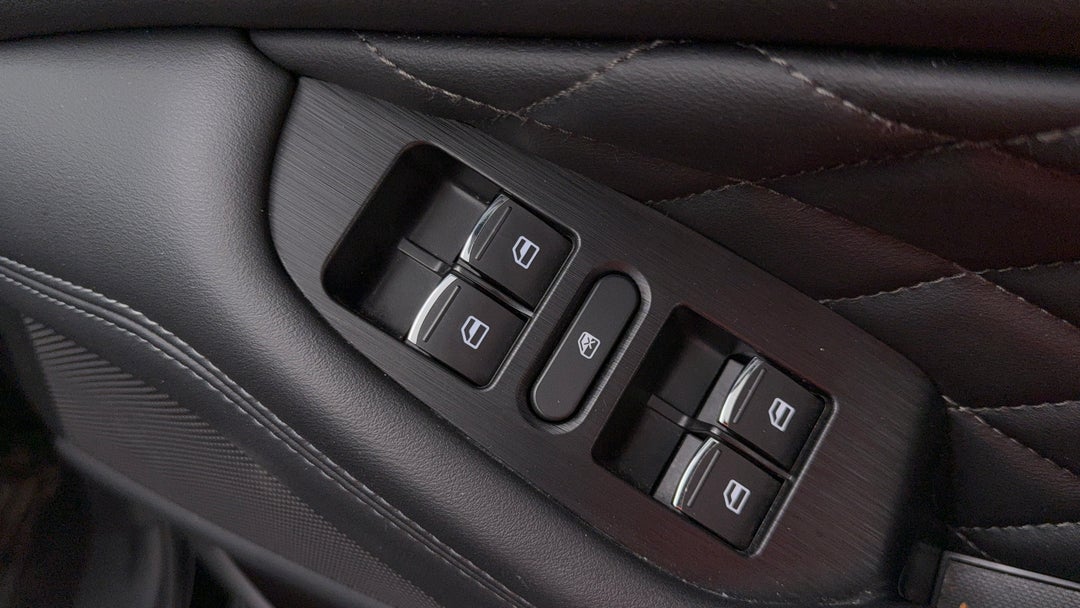 2022 GWM Ute Cannon-x (4x4), Automatic, 49920 km, Drivers Side Door Panel Controls