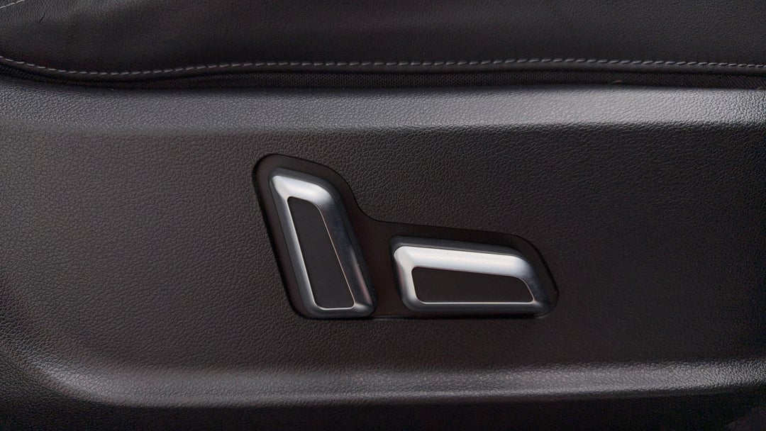 2022 GWM Ute Cannon-x (4x4), Automatic, 49920 km, Drivers Side Adjustment Panel