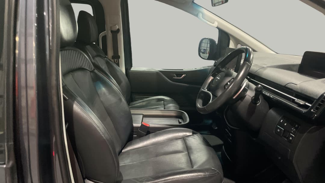 2022 Hyundai Staria Highlander, Automatic, 91291 km, Right Side Front Door Cabin View