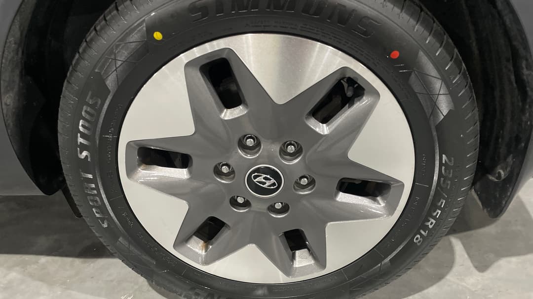 2022 Hyundai Staria Highlander, Automatic, 91291 km, Left Rear Wheel