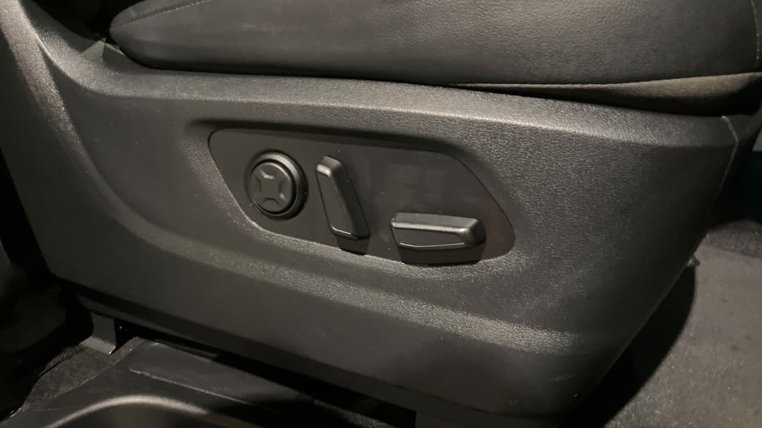 2022 Hyundai Staria Highlander, Automatic, 91291 km, Drivers Side Adjustment Panel