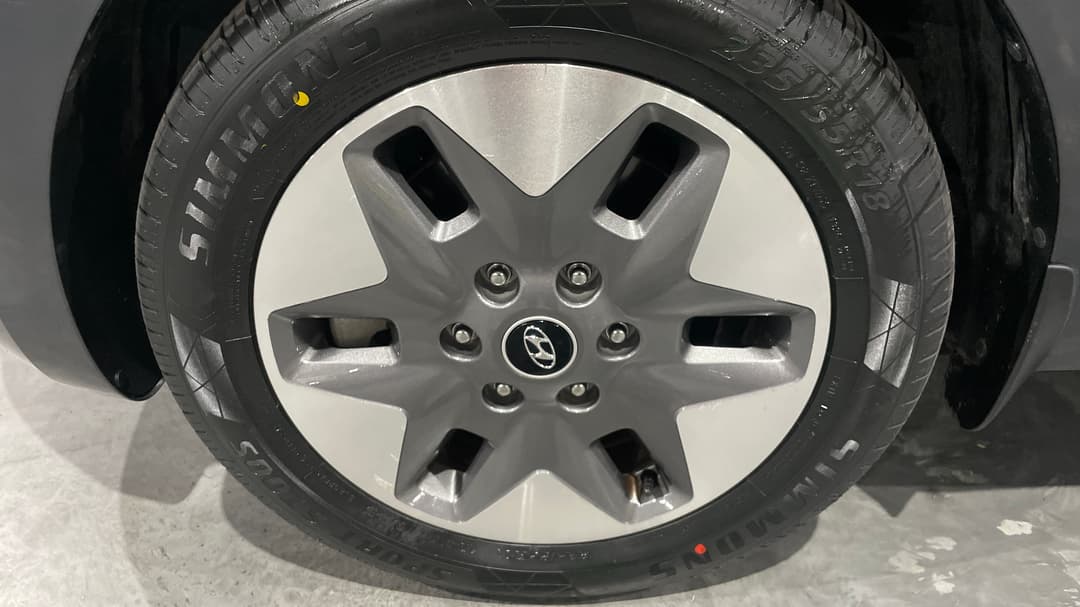 2022 Hyundai Staria Highlander, Automatic, 91291 km, Left Front Wheel
