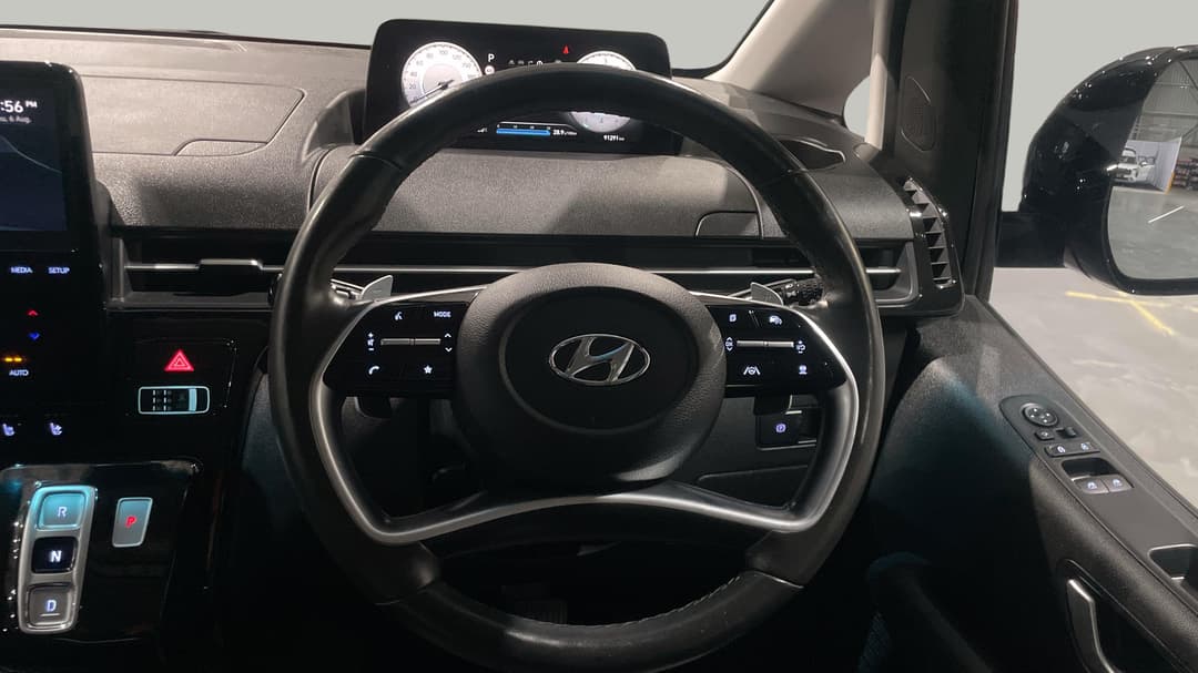 2022 Hyundai Staria Highlander, Automatic, 91291 km, Steering Wheel Close-up