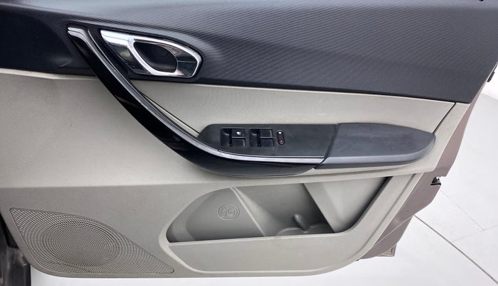 2018 Tata Tiago XZ 1.2 REVOTRON, Petrol, Manual, 98,464 km, Driver Side Door Panels Control