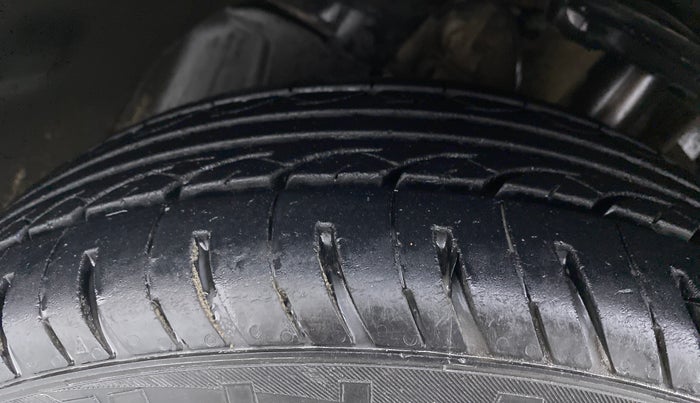 2018 Tata Tiago XZ 1.2 REVOTRON, Petrol, Manual, 98,464 km, Left Front Tyre Tread
