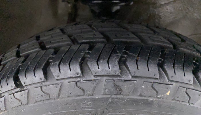 2014 Maruti Alto 800 LXI, Petrol, Manual, 8,039 km, Right Front Tyre Tread