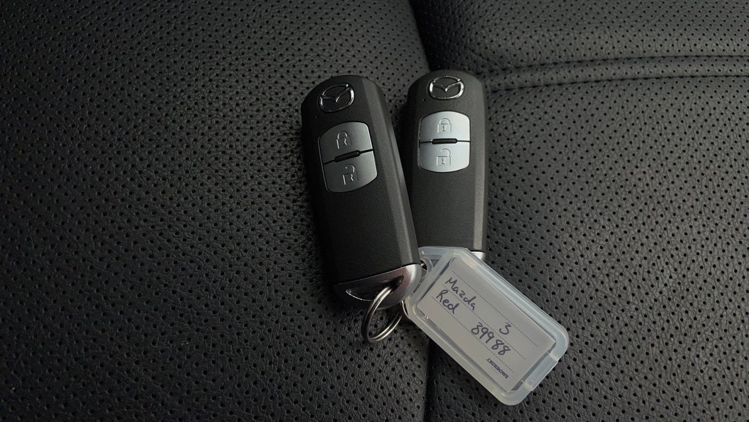 2017 Mazda 3 Touring, Automatic, 94579 km, Key Close-up