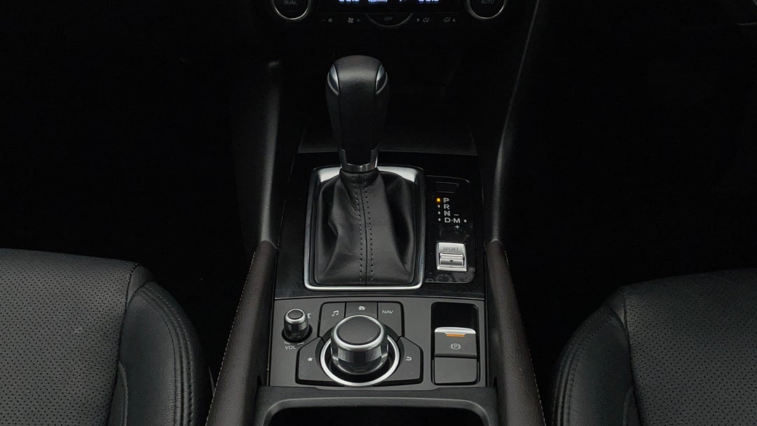 2017 Mazda 3 Touring, Automatic, 94579 km, Gear Lever 