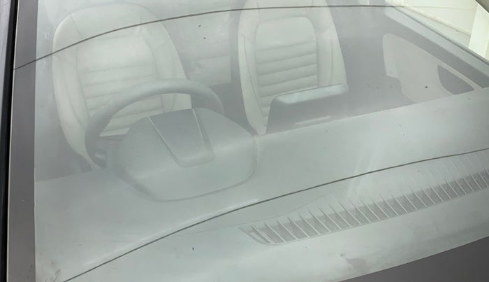 2021 Tata ALTROZ XM PLUS PETROL, Petrol, Manual, 43,220 km, Front windshield - Minor spot on windshield