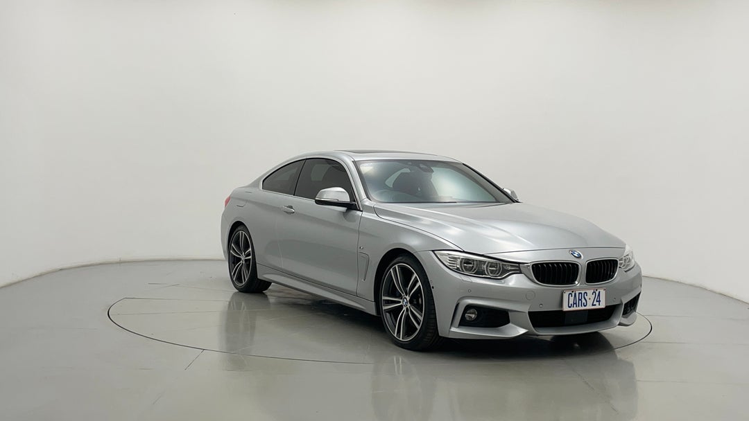 Right Front Diagonal (45- Degree) View