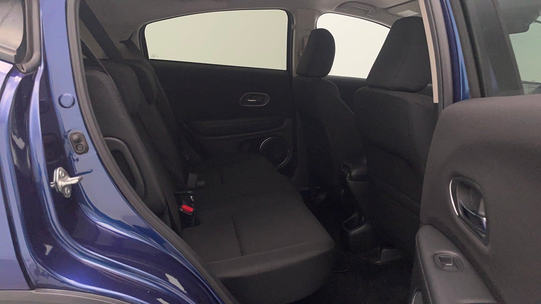 2015 Honda HR-V Vti-s, Automatic, 98599 km, Right Side Rear Door Cabin View