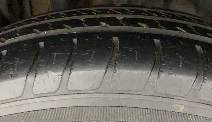 2018 Maruti Swift LXI, Petrol, Manual, 53,062 km, Right Rear Tyre Tread