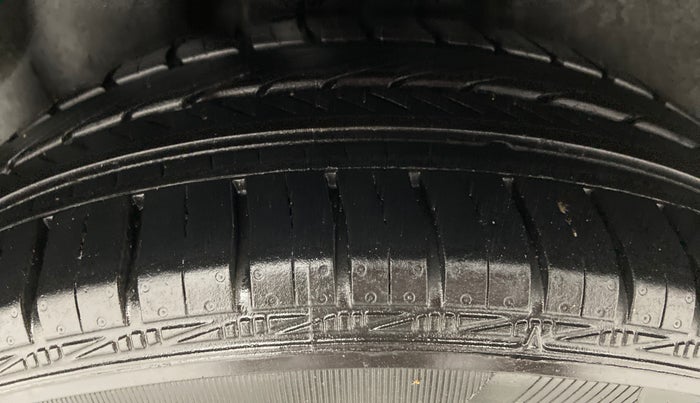 2017 Volkswagen Ameo COMFORTLINE 1.2, Petrol, Manual, 26,521 km, Right Rear Tyre Tread