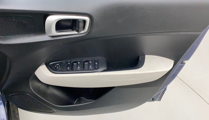 2022 Hyundai VENUE S 1.2, Petrol, Manual, 15,798 km, Driver Side Door Panels Control