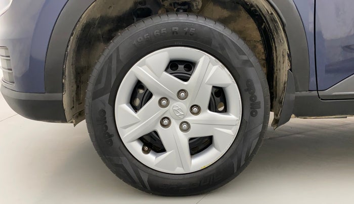 2022 Hyundai VENUE S 1.2, Petrol, Manual, 15,798 km, Left Front Wheel