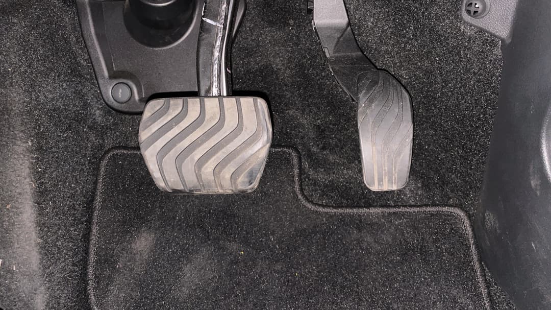 2023 Nissan X-trail St-l (2WD), Automatic, 26126 km, Pedals and Footmat