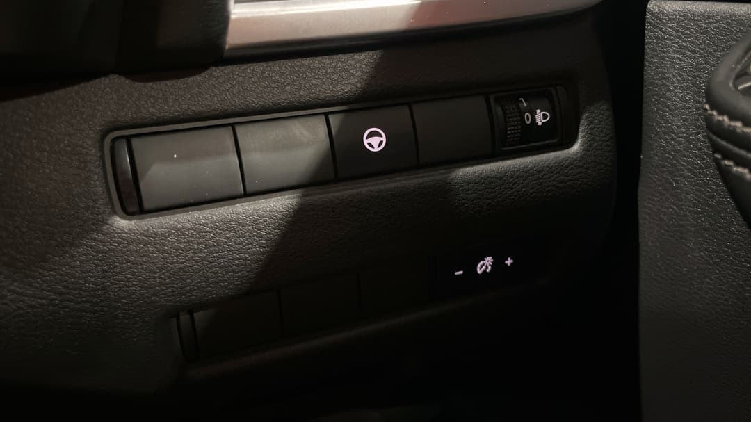2023 Nissan X-trail St-l (2WD), Automatic, 26126 km, Utility Switches/Buttons