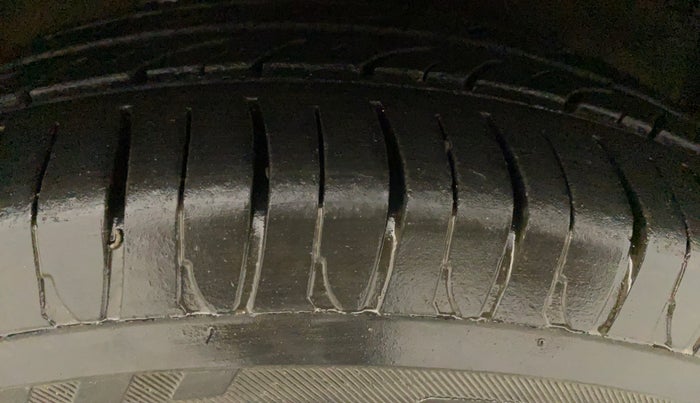 2019 Maruti Celerio VXI (O) CNG, CNG, Manual, 83,984 km, Right Front Tyre Tread