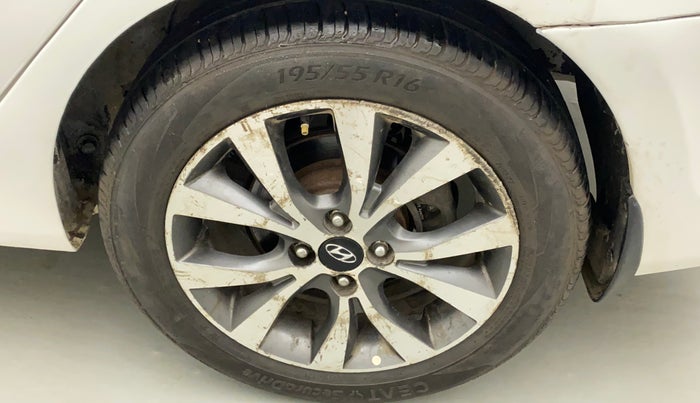 2014 Hyundai Verna FLUIDIC 1.4 VTVT CX, Petrol, Manual, 78,290 km, Left rear tyre - Minor scratches