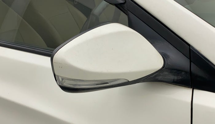 2014 Hyundai Verna FLUIDIC 1.4 VTVT CX, Petrol, Manual, 78,290 km, Right rear-view mirror - Cover has minor damage