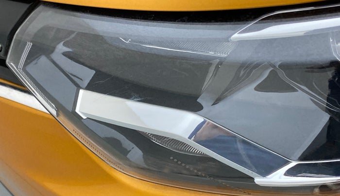 2021 Renault TRIBER 1.0 RXL PETROL, Petrol, Manual, 10,571 km, Left headlight - Minor scratches