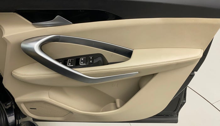 2021 MG HECTOR SHARP HYBRID 1.5 PETROL, Petrol, Manual, 20,387 km, Driver Side Door Panels Control