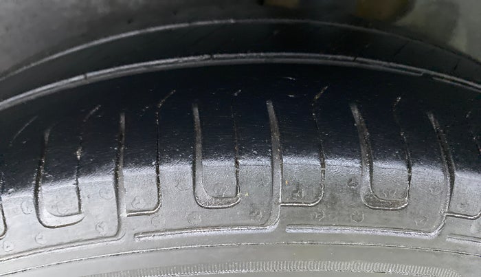 2019 Maruti Dzire VDI, Diesel, Manual, 86,462 km, Left Rear Tyre Tread