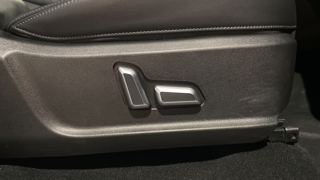 2024 GWM Ute Cannon-l (4x4), Automatic, 42385 km, Drivers Side Adjustment Panel