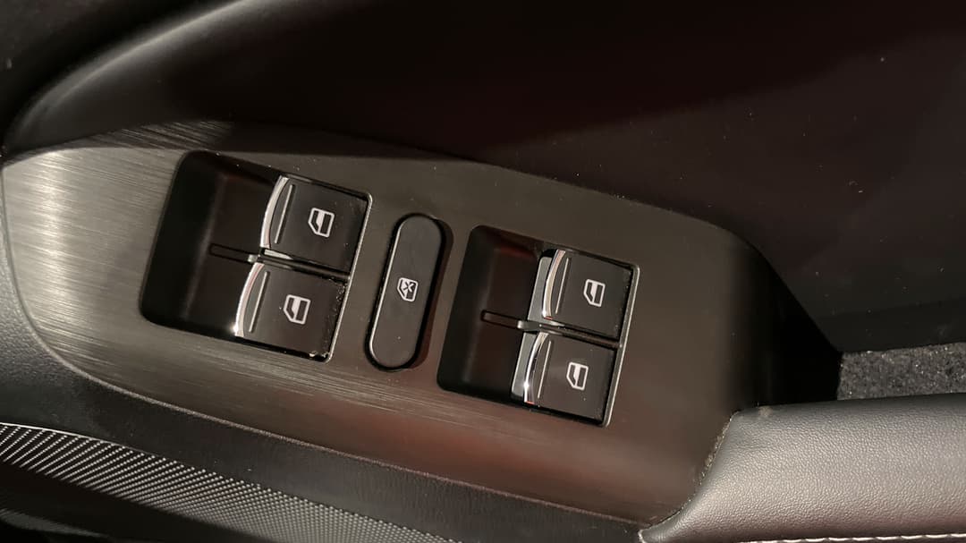 2024 GWM Ute Cannon-l (4x4), Automatic, 42385 km, Drivers Side Door Panel Controls