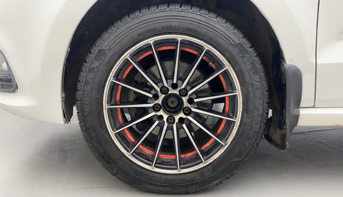 2017 Volkswagen Polo COMFORTLINE 1.2L, Petrol, Manual, 61,546 km, Left Front Wheel