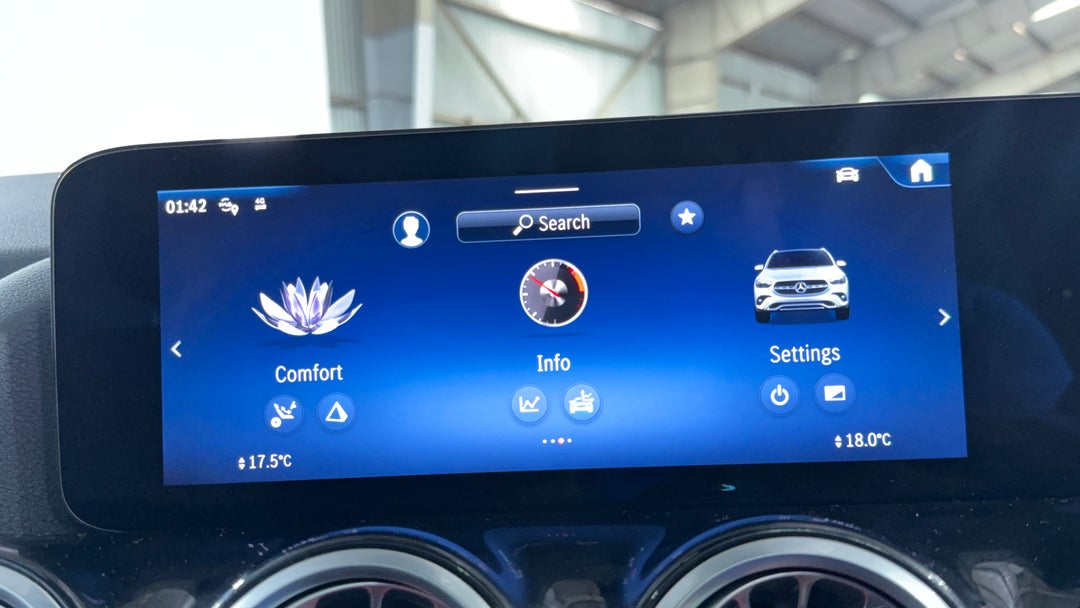 2024 Mercedes-benz GLA 200, Automatic, 14163 km, Infotainment System