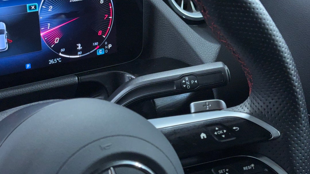 2024 Mercedes-benz GLA 200, Automatic, 14163 km, Gear Lever 