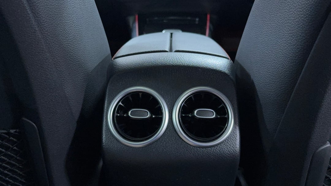 2024 Mercedes-benz GLA 200, Automatic, 14163 km, Rear A/C Vent