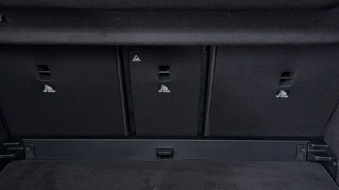 2024 Mercedes-benz GLA 200, Automatic, 14163 km, Child Seat Anchor Points