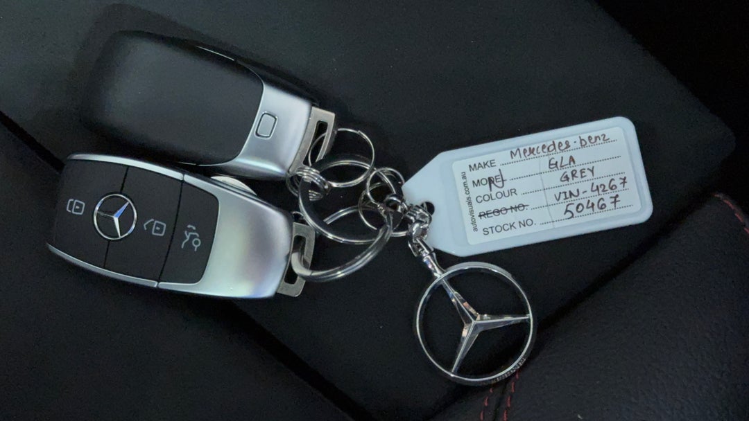 2024 Mercedes-benz GLA 200, Automatic, 14163 km, Key Close-up